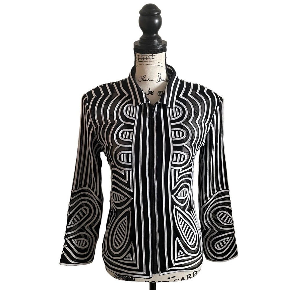Damee Mesh jacket black white Size Small full zip NWOT geometric striped trim